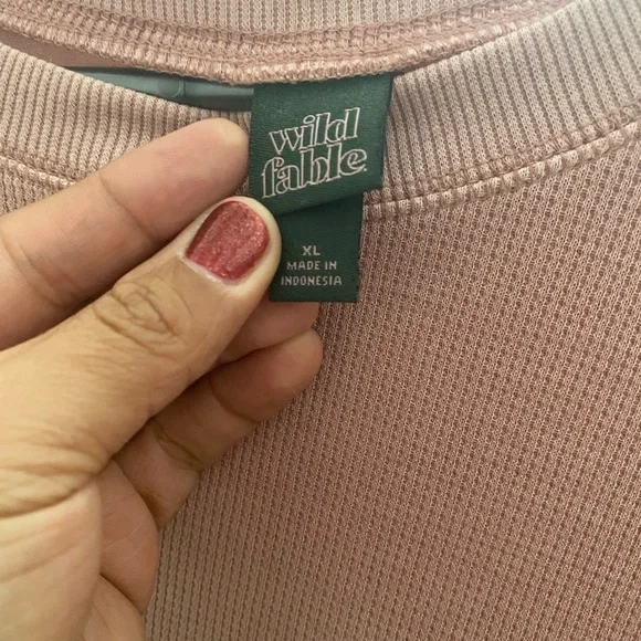 WILD FABLE sweatshirt - Picture 2 of 5